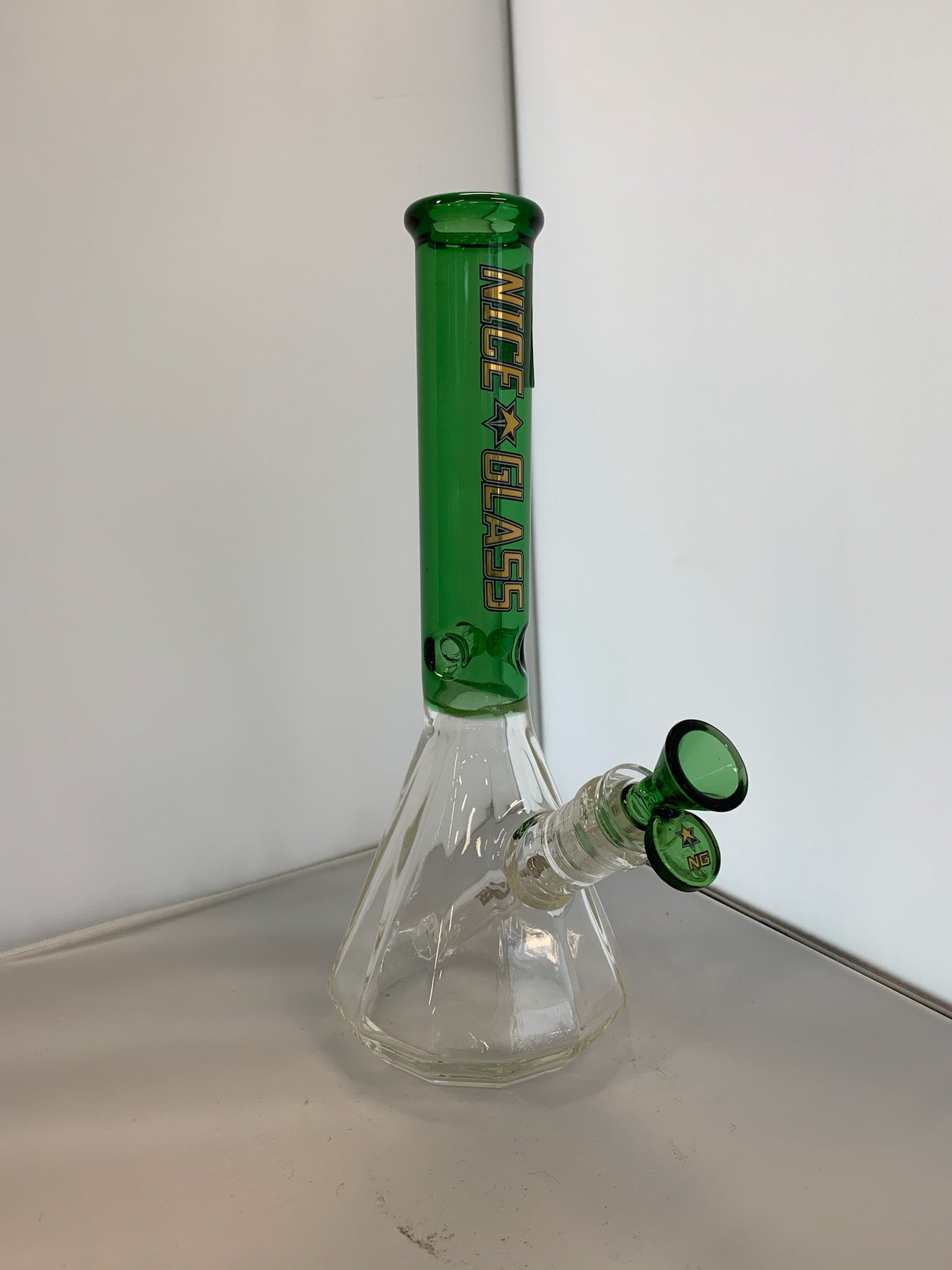 Bong D - 49
